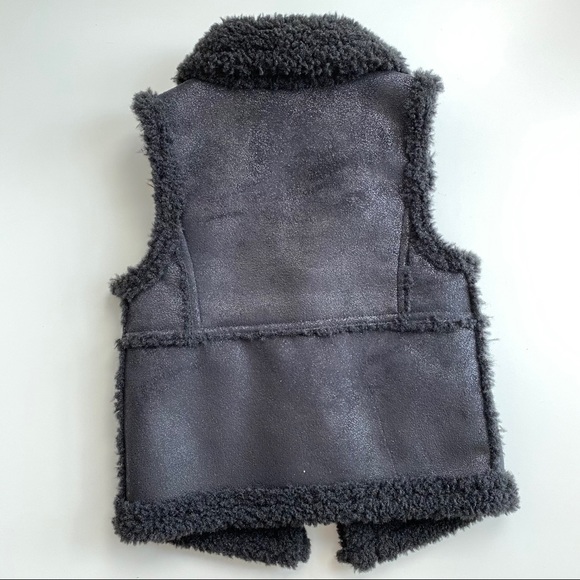 Girls Faux Leather Vest - Picture 3 of 8